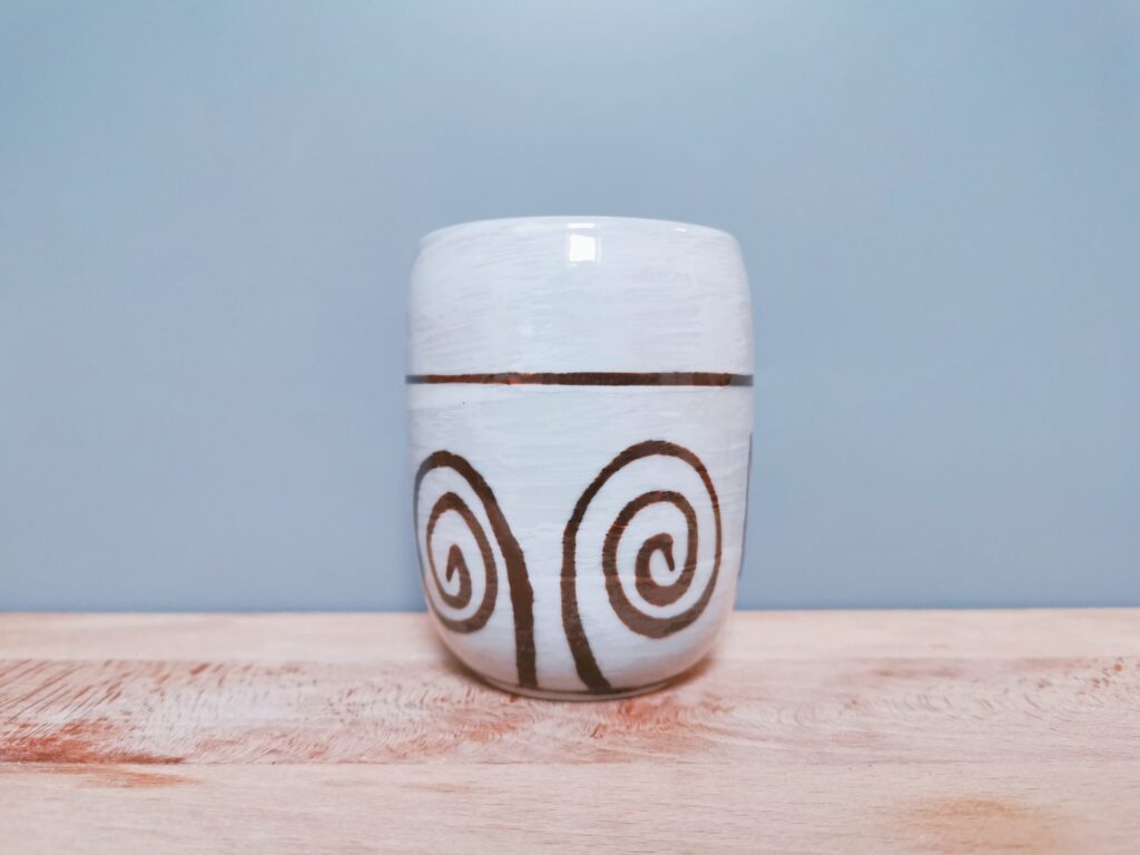 Maison Burstea : Tasse japonaise en céramique à offrir. Découvrez nos mélanges. Et si vous ne savez pas quoi offrir à vos mamans, pourquoi ne pas offrir un joli accessoire ?